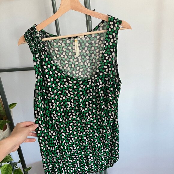 Leafy asymmetrical-neck tank with buttons - Picture 6 of 10